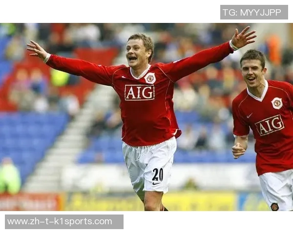 足球经理与球星的战术智慧与荣耀巅峰故事